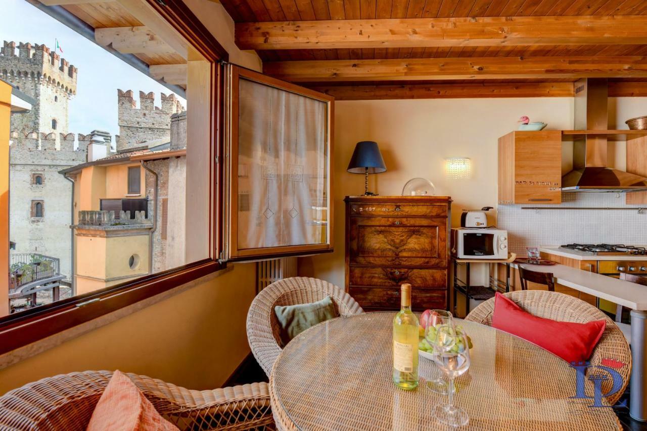 Desenzanoloft Official Partner Marriott Homes & Villas -Penthouse Never Say Never Sirmione Castle View Dış mekan fotoğraf